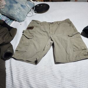 WRANGLER RIGGS WORKWEAR EUC MENS SZ 42 CARGO HEAVY DUTY SHORTS